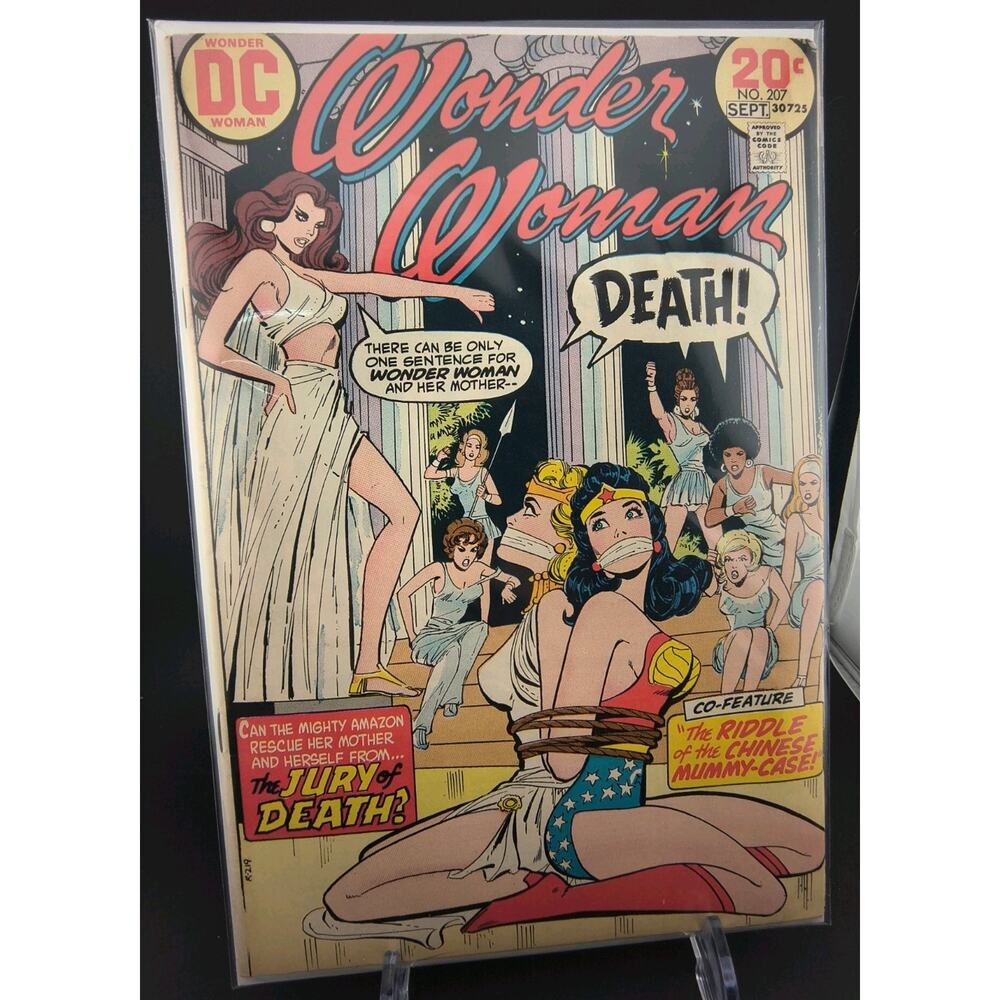 Wonder Woman #207 (DC Comics 1973) Vintage Iconic Double Bondage Cover! VG+